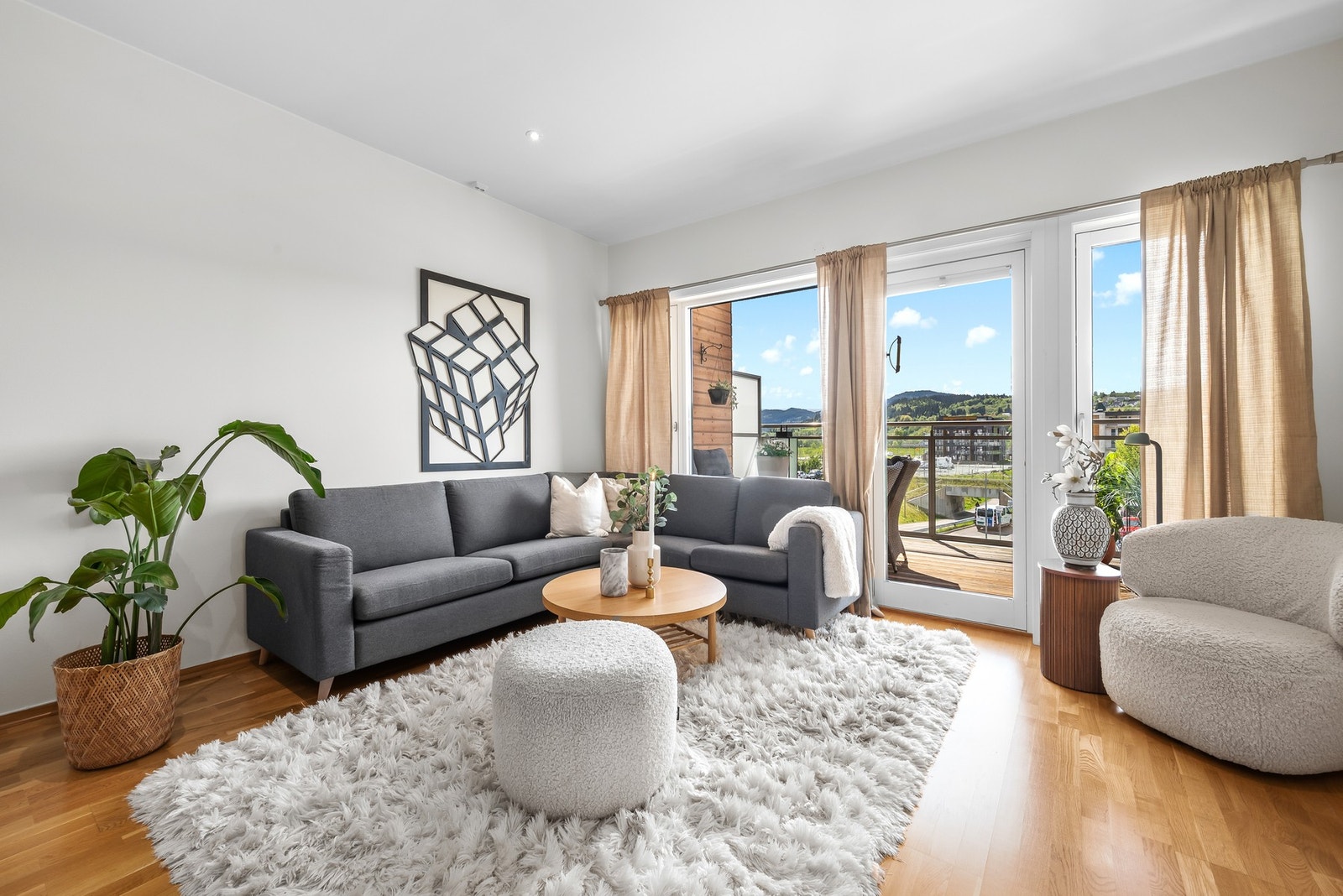 Leiligheten er på 69m² og ligger fint til i byggets 2. etasje. Galleribilde