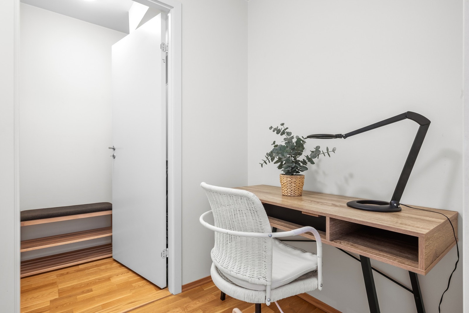 Omkledningsrom på 4m² og bod på 3m². Galleribilde