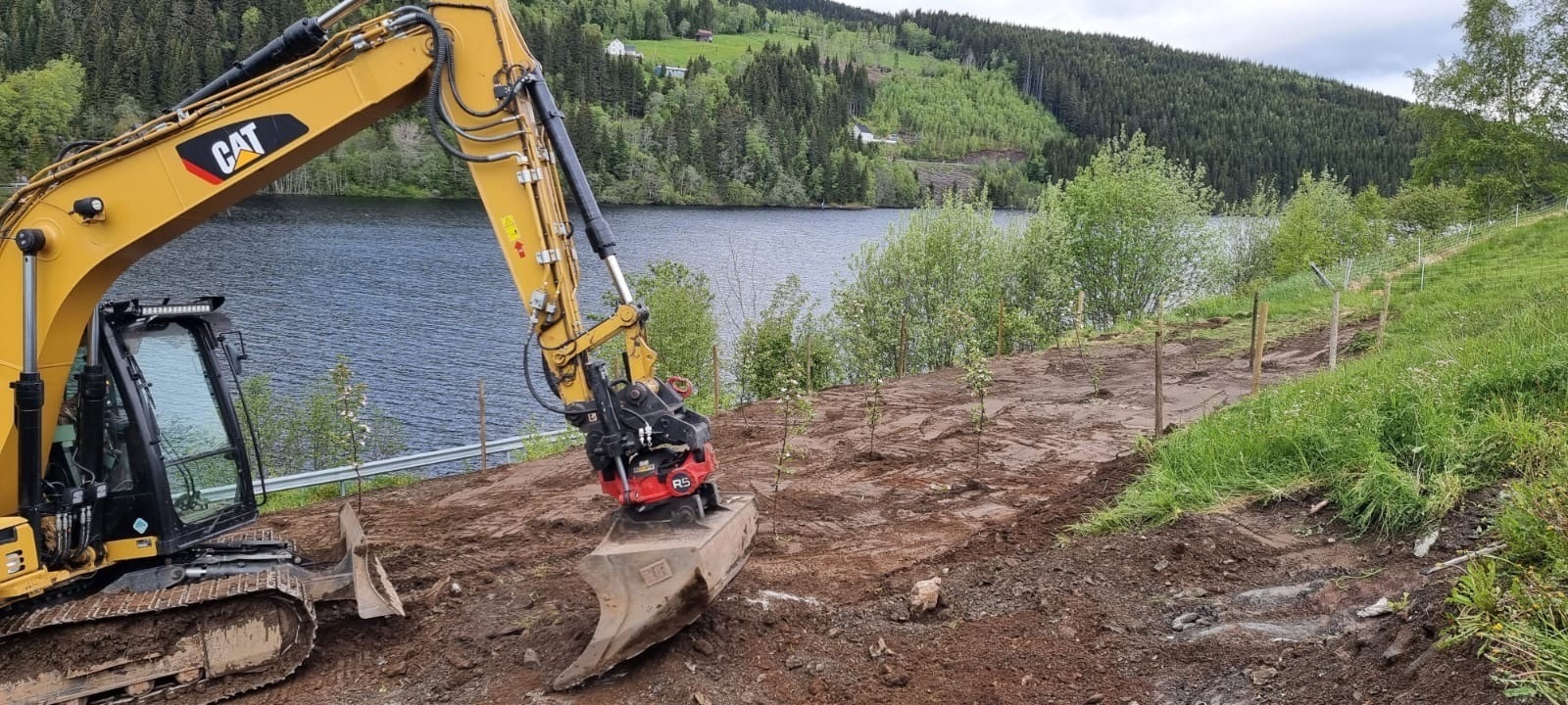 Det er mulighet for å leie areal til kolonihage like ved tomtene. De som kjøper tomter i feltet har også fri tilgang til å plukke epler fra epletrær i området. Galleribilde