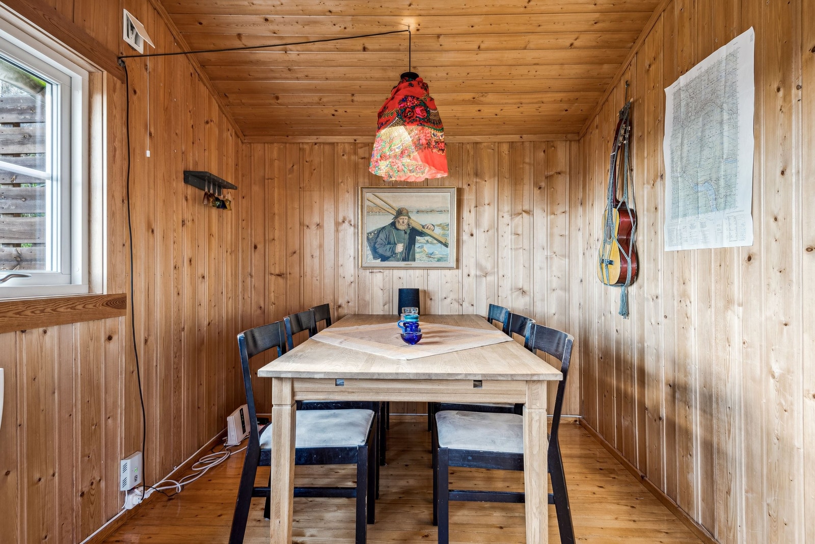 God plass til spisestue og flott utsikt Galleribilde