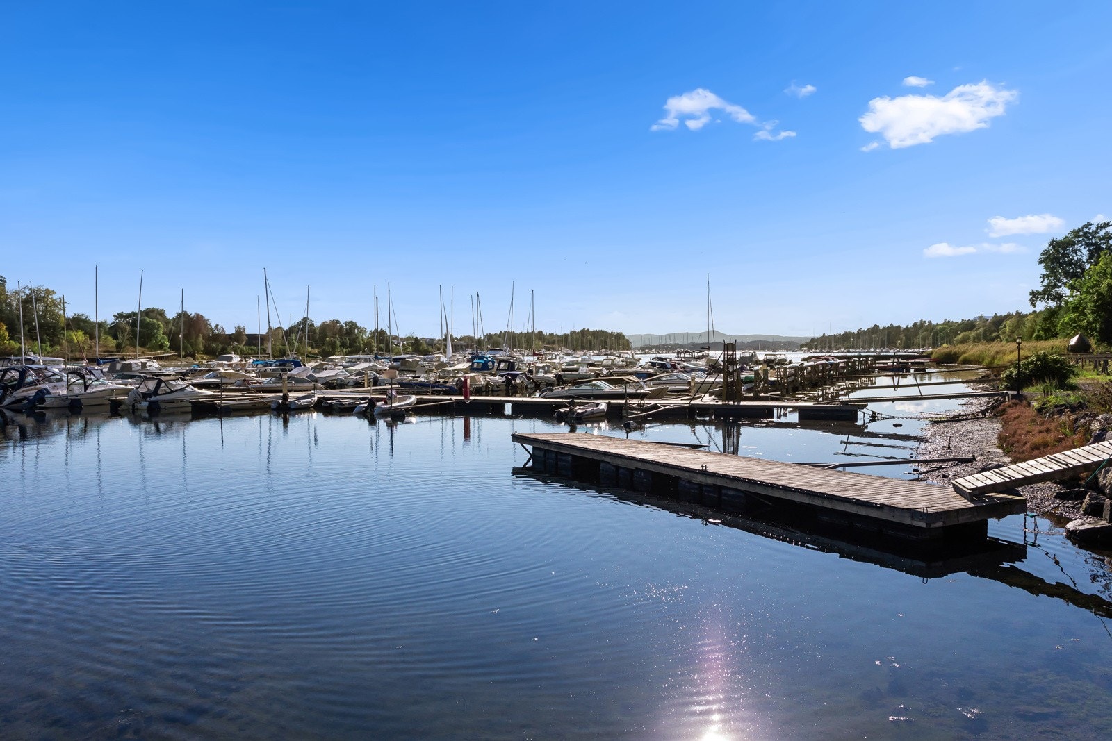 Lyasker båtforening - 2 minutters gange, der eierne har båtplass. Galleribilde