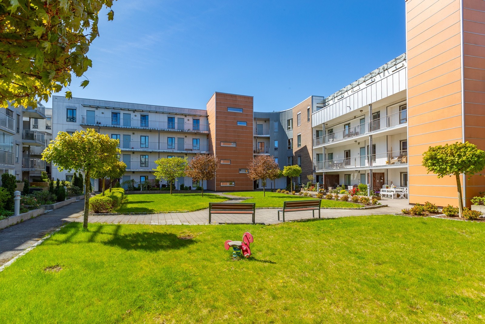 Felles hage for beboere og gjester Galleribilde