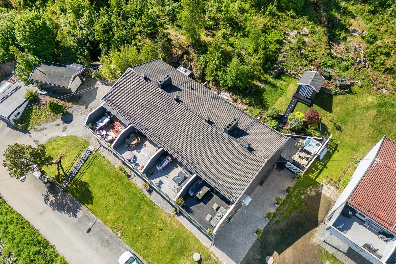 Området har umiddelbar nærhet til turstier ved Nordbykollen, som også har lysløype. Galleribilde