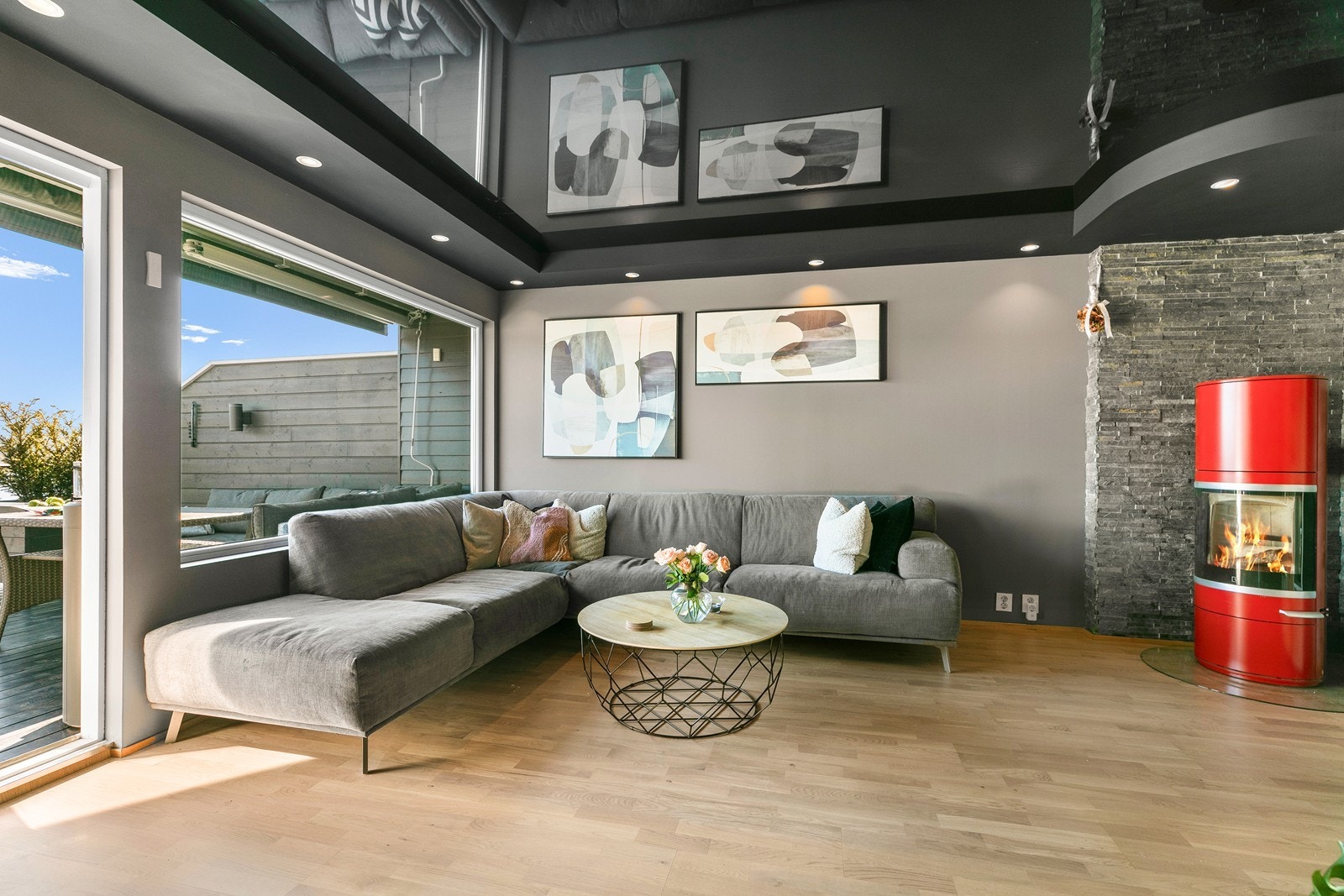 Her er det god plass til sofa og bord. Galleribilde