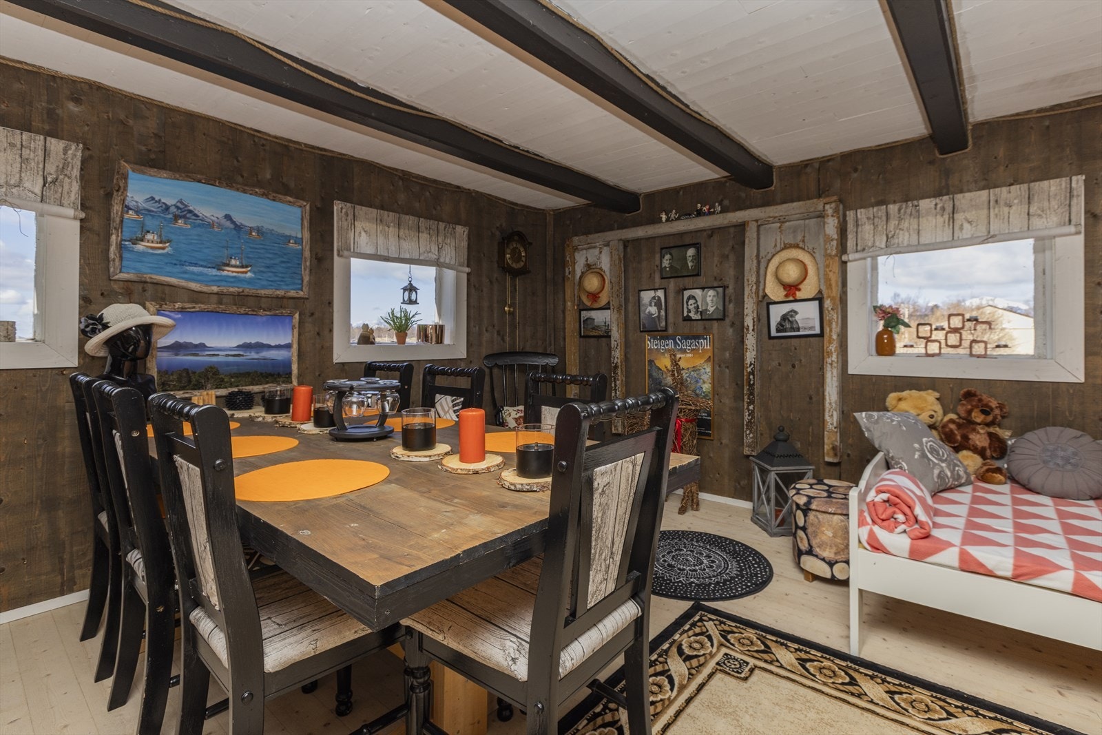 Selskapsrom i fjøset Galleribilde