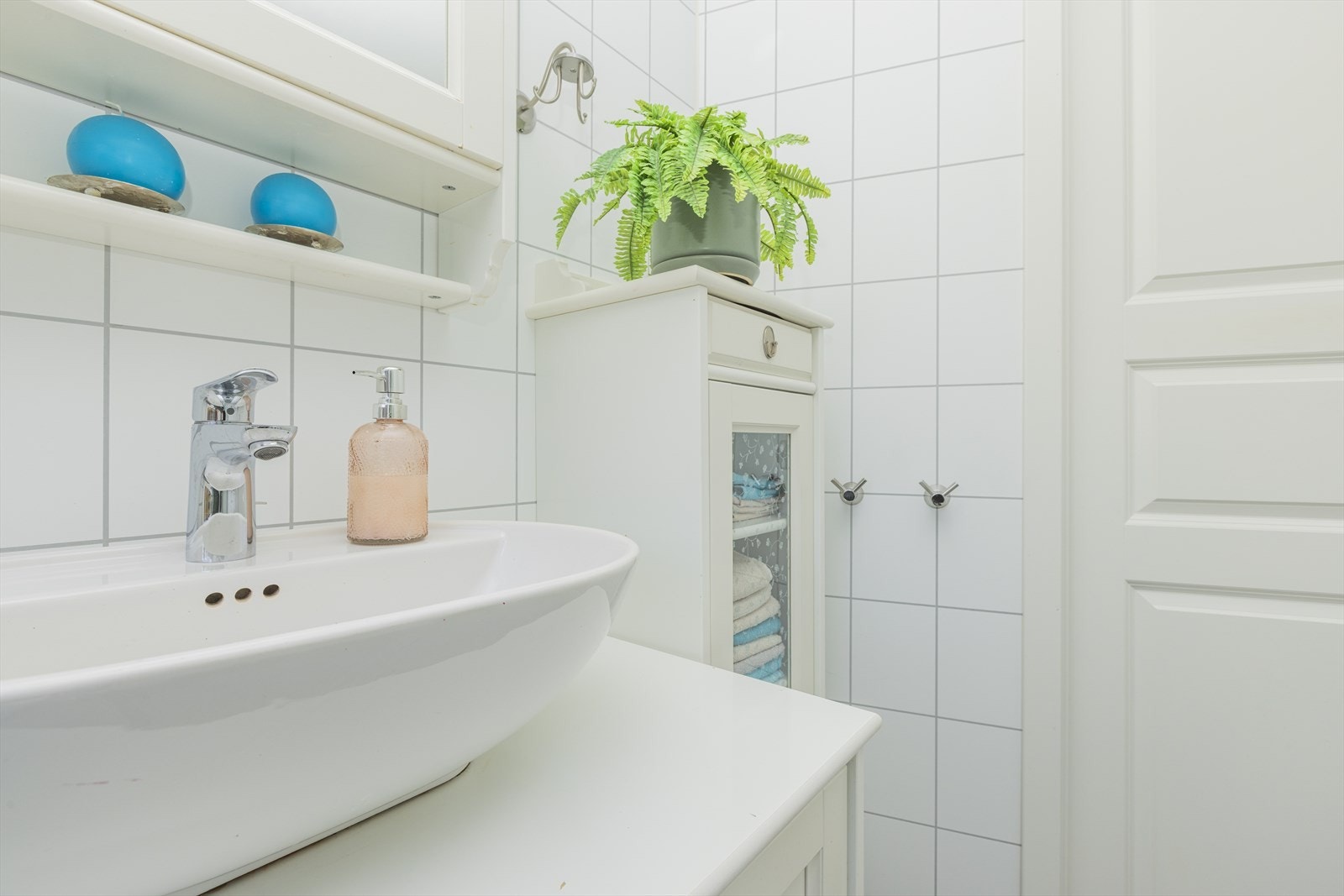 Bad m/vaskeservant Galleribilde