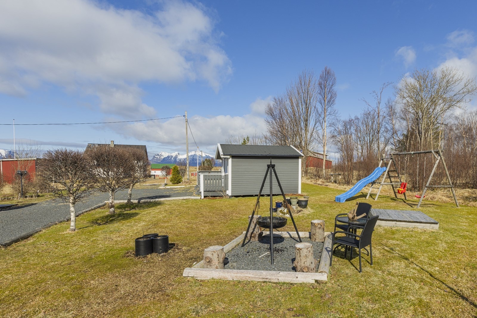 Bålplass og annekset Galleribilde