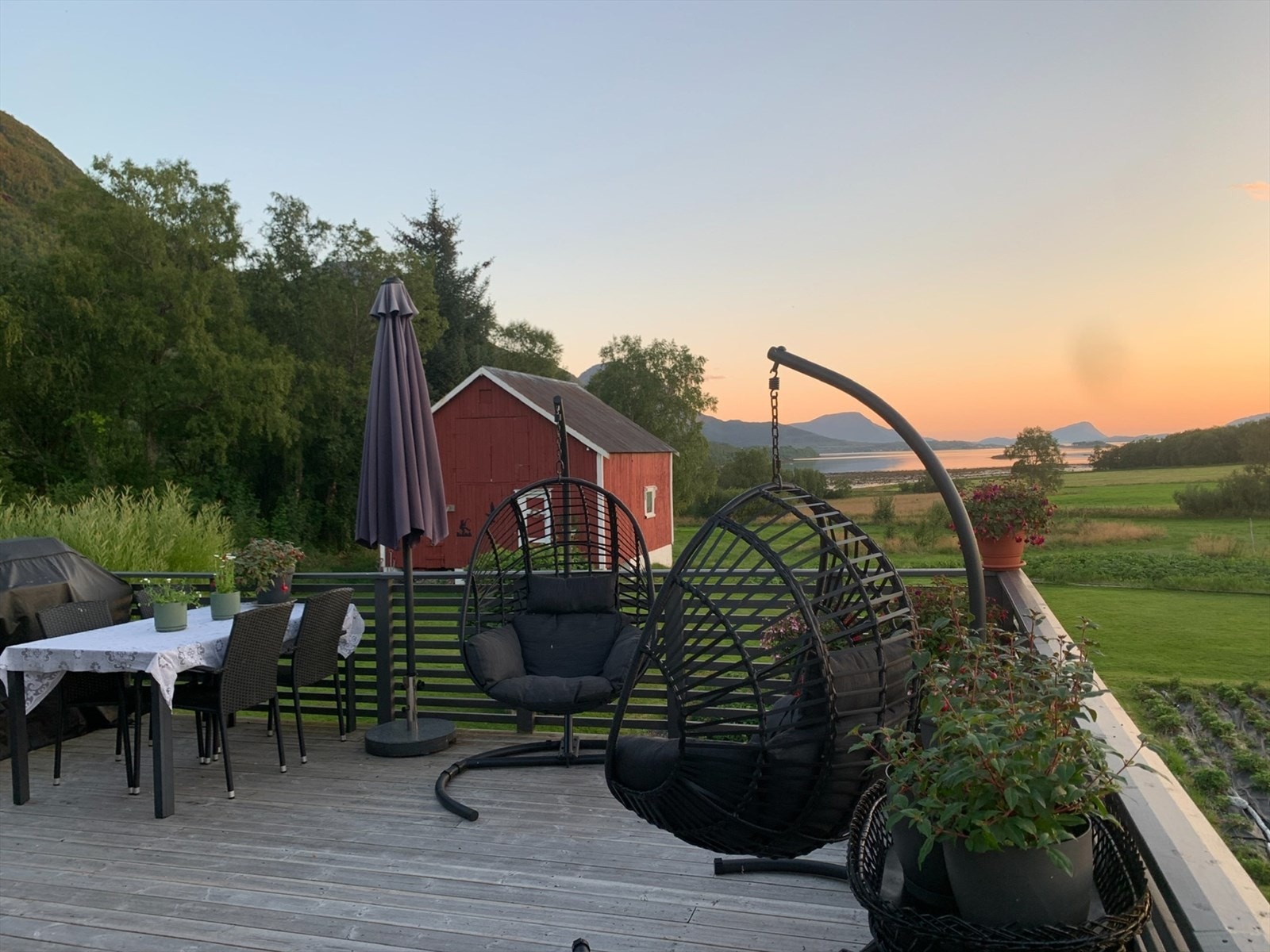 Kveldsstemning på terrassen Galleribilde