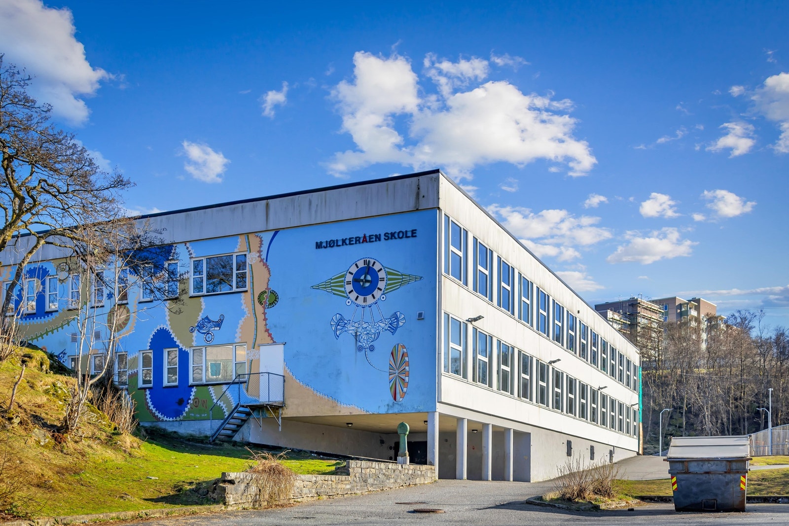 Få minutters gange til Mjølkeråen barneskole. Galleribilde