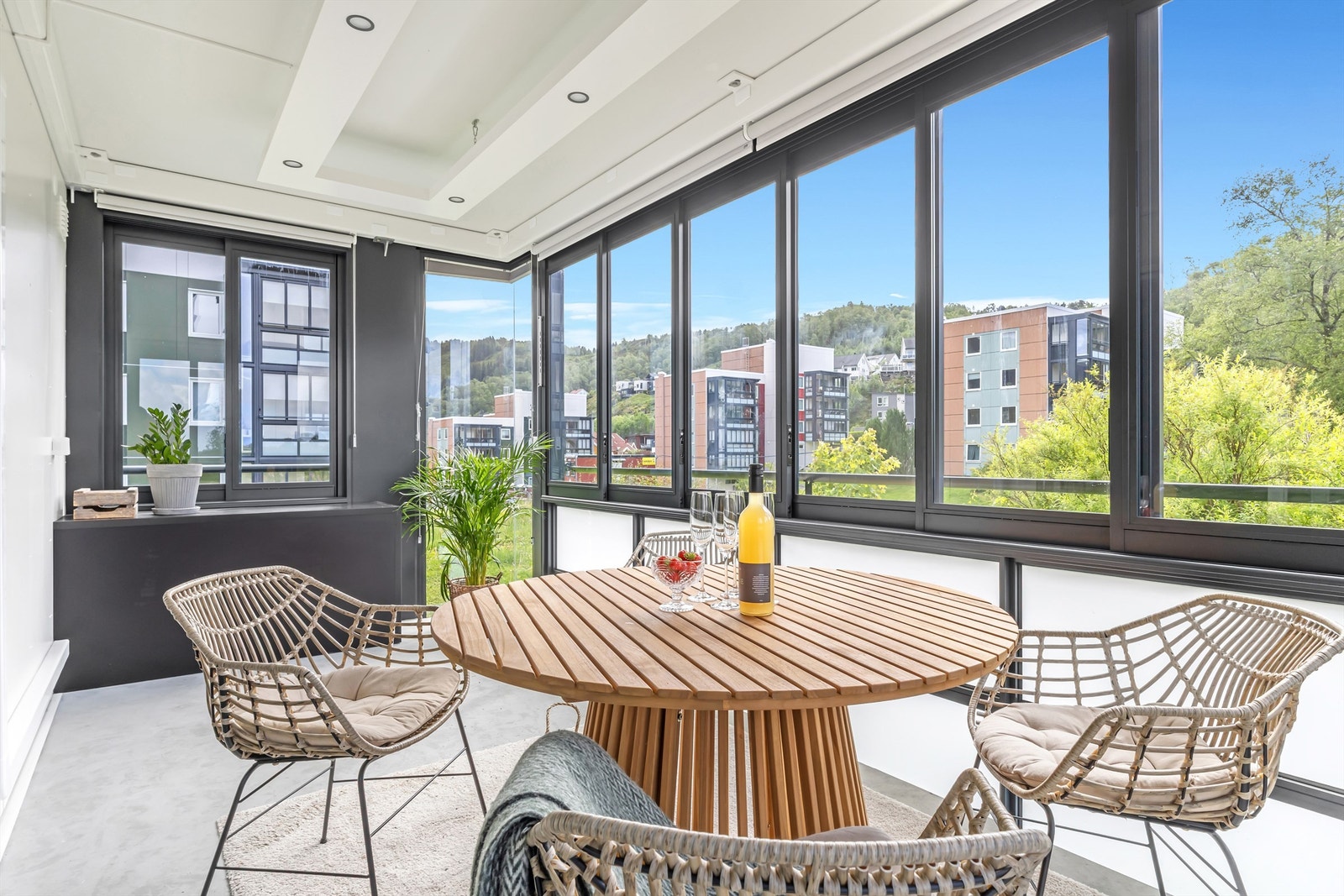 Velkommen til Nordre Toppe 33 v/Bente Østervold - Krogsveen Galleribilde