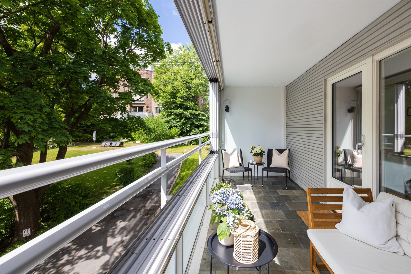På balkongen har du plass til å innrede i ulike soner. Galleribilde