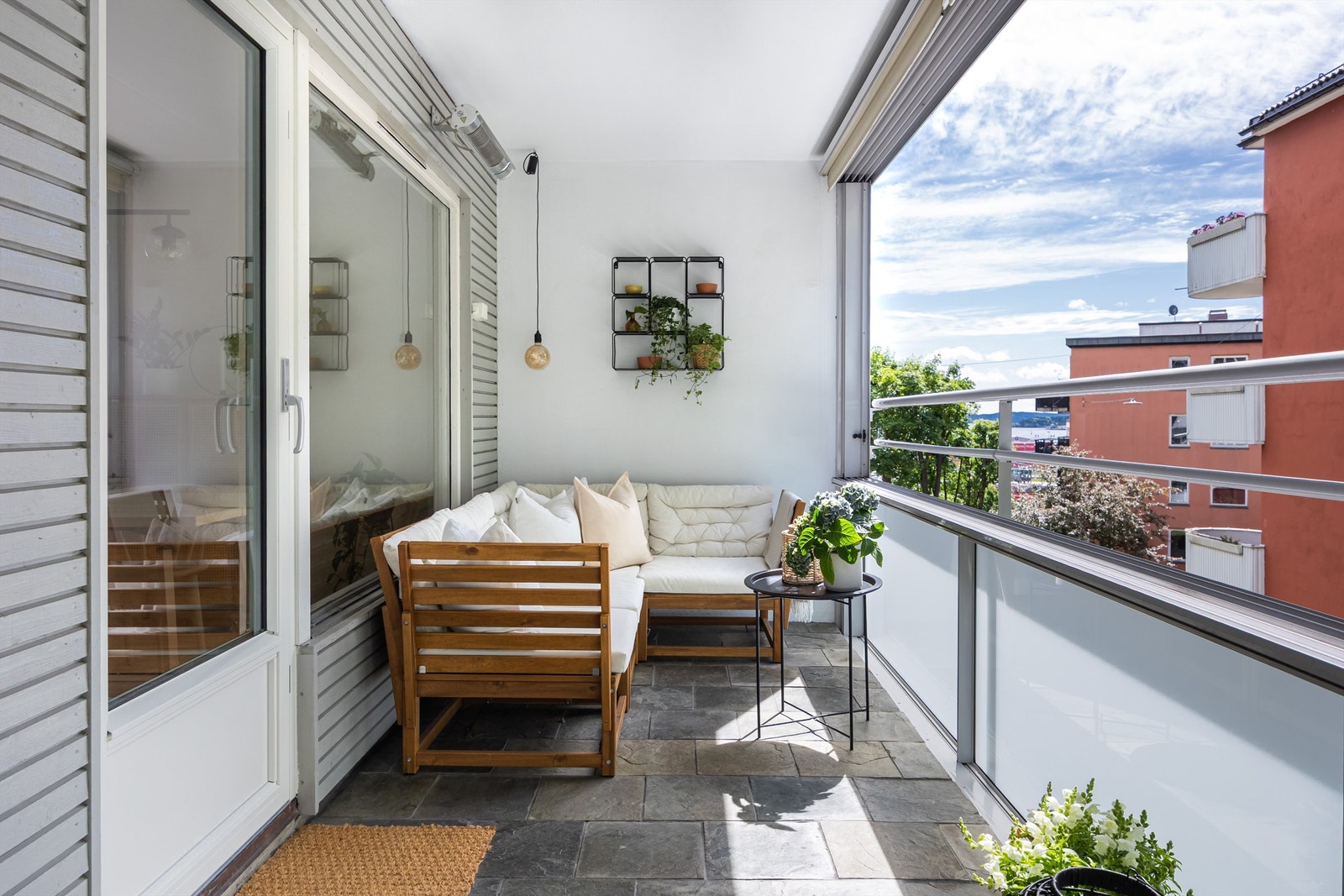 Her har du god plass til en hyggelig sittegruppe. Galleribilde