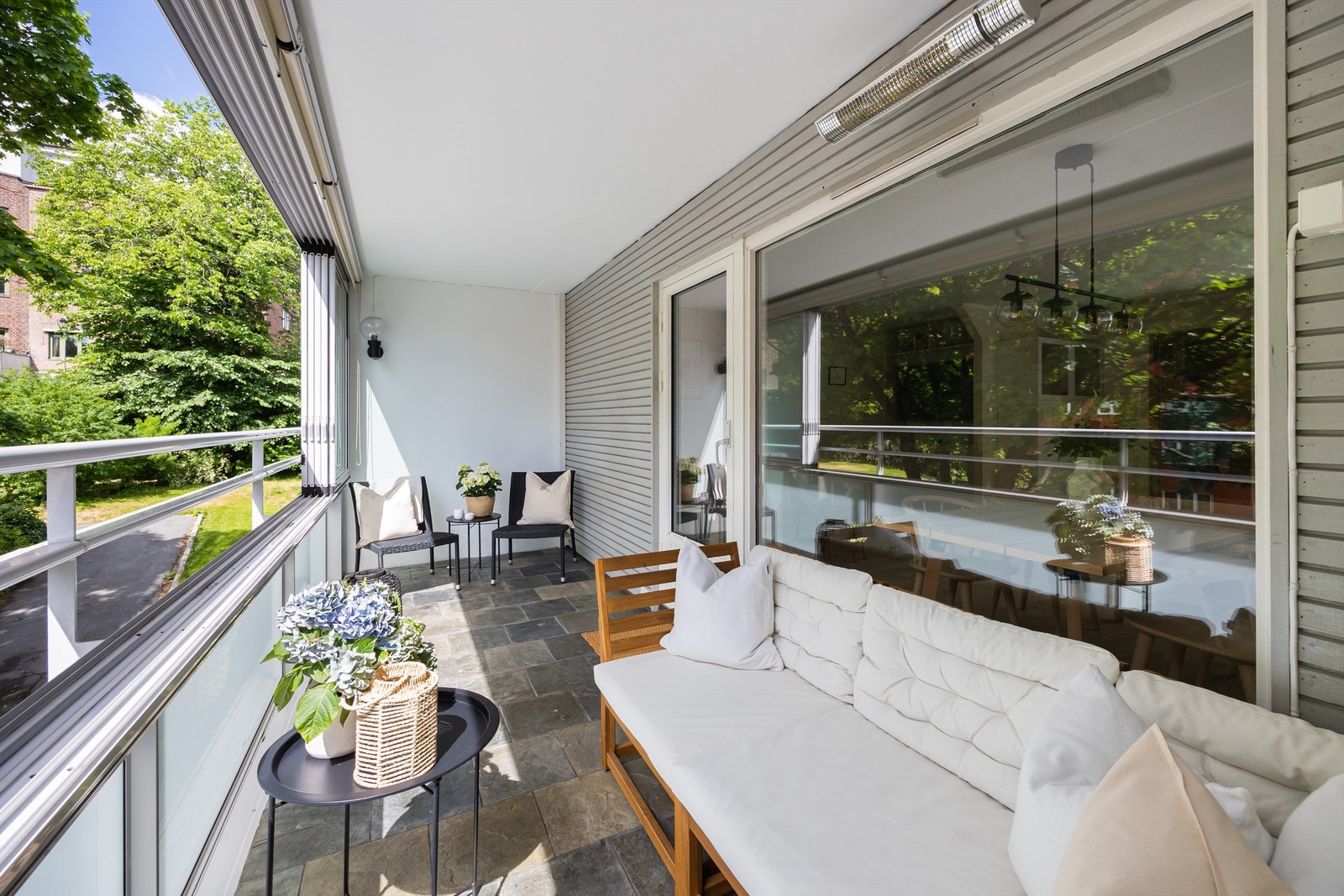 Munkedamsveien 79B har en attraktiv og tilbaketrukket beliggenhet i et av Oslos mest ettertraktede områder. Galleribilde