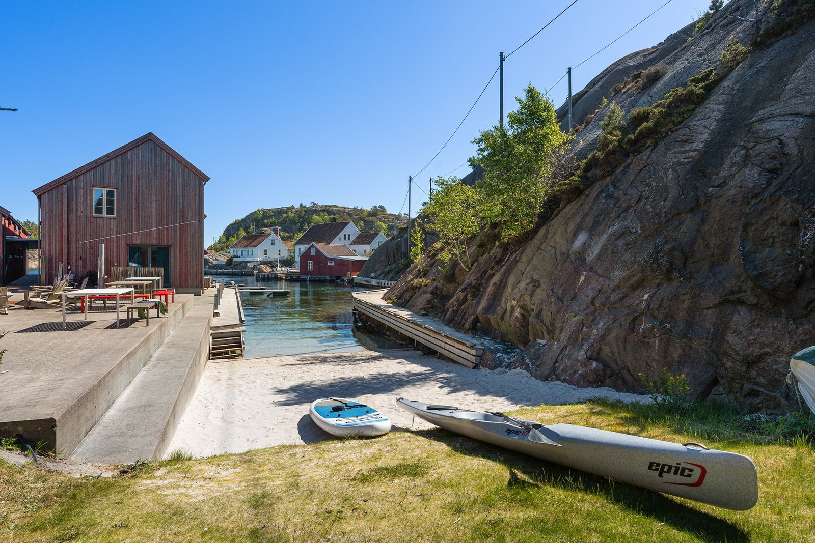 Felles sandstrand - ypperlig for småbarn og for å gå ut med kajakk Galleribilde