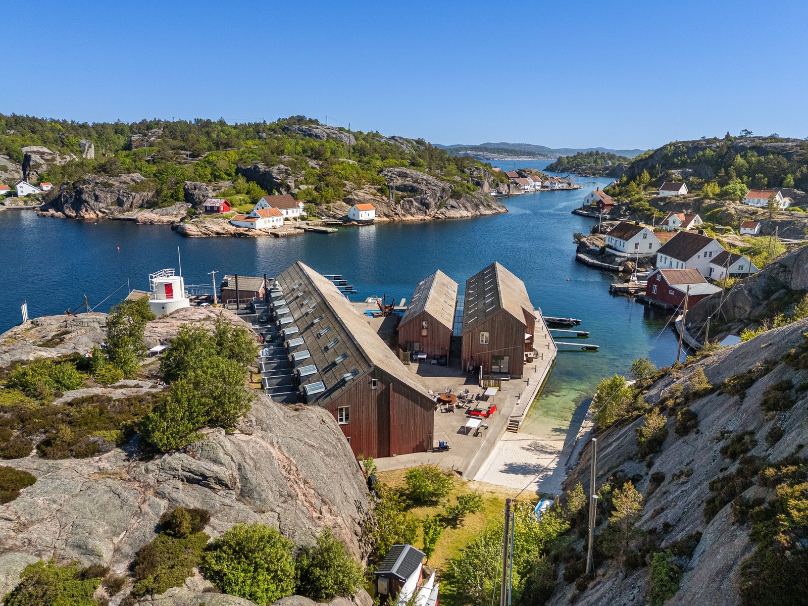 Dronebilde over området og bebyggelsen ved Verftet Galleribilde