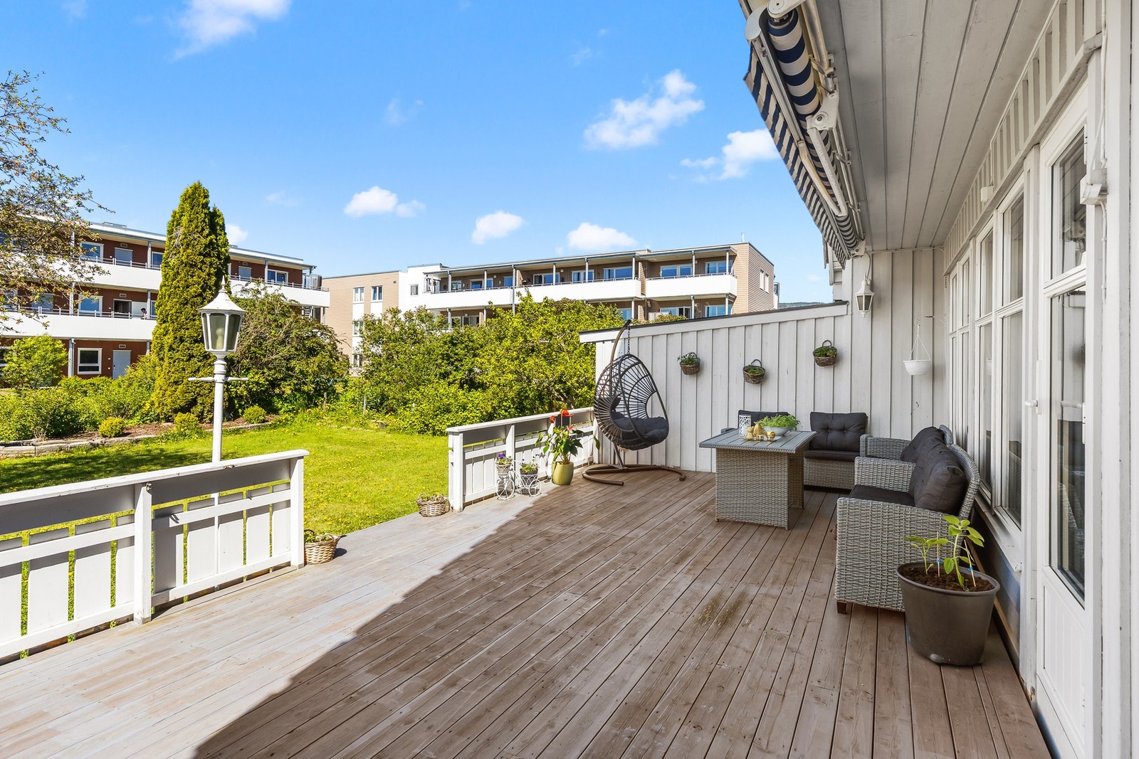 Terrasse er på totalt 52 kvm. Galleribilde