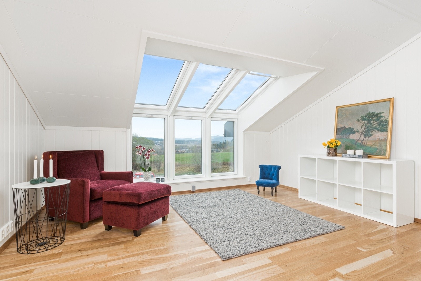 Her er det også gode vindusflater som slipper inn godt med lys og har fin utsikt over landlige omgivelser. Galleribilde