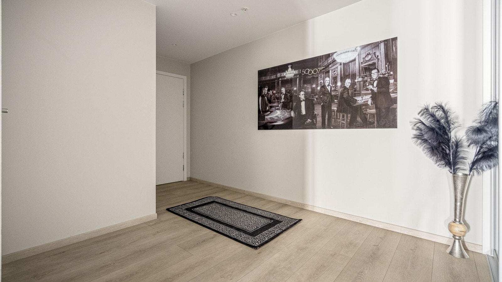 Stor gang med god plass for oppbevaring Galleribilde