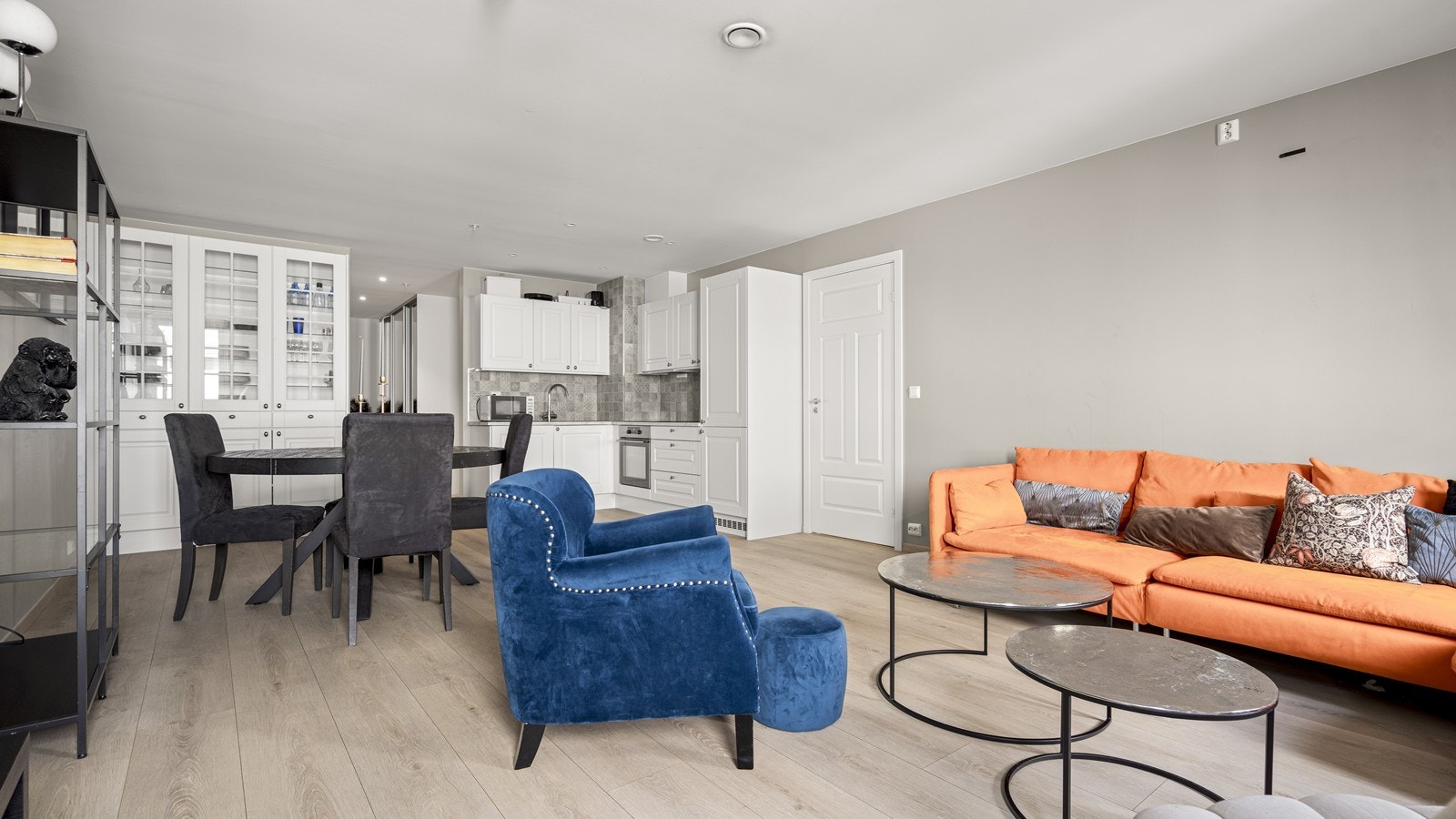 Leiligheten har downlights i himling og balansert ventilasjon Galleribilde