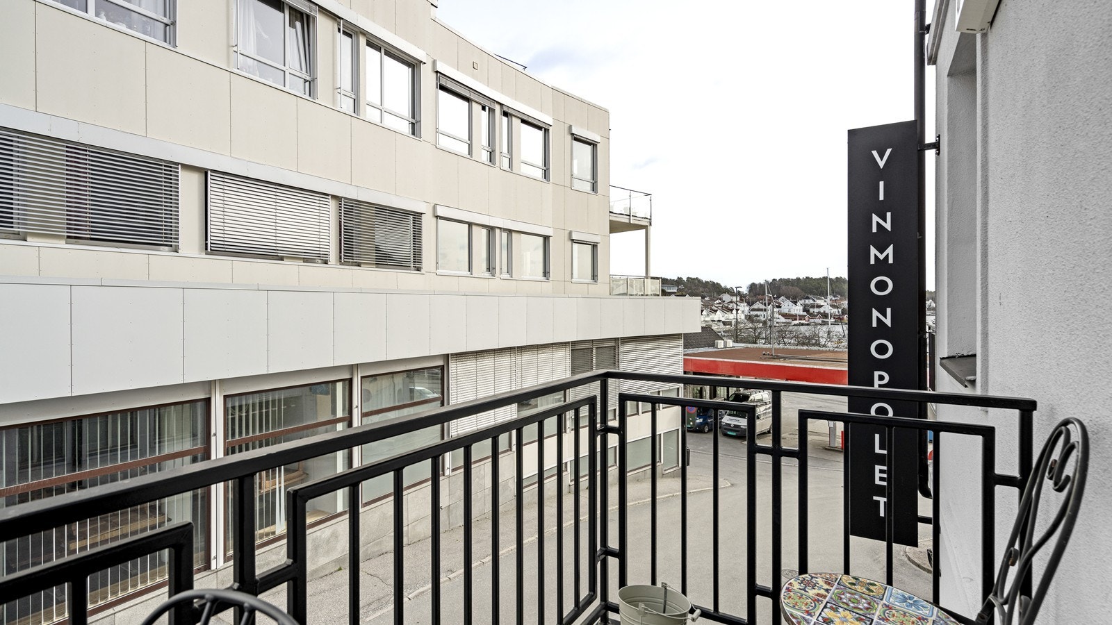 Fra balkongen har man utsyn retning Biodden Galleribilde