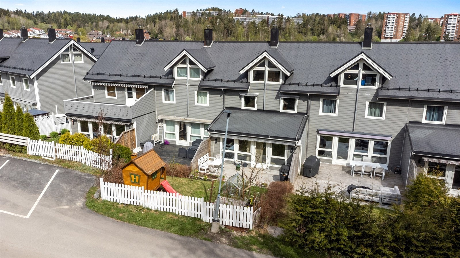 Boligens fasade sydsiden. Galleribilde