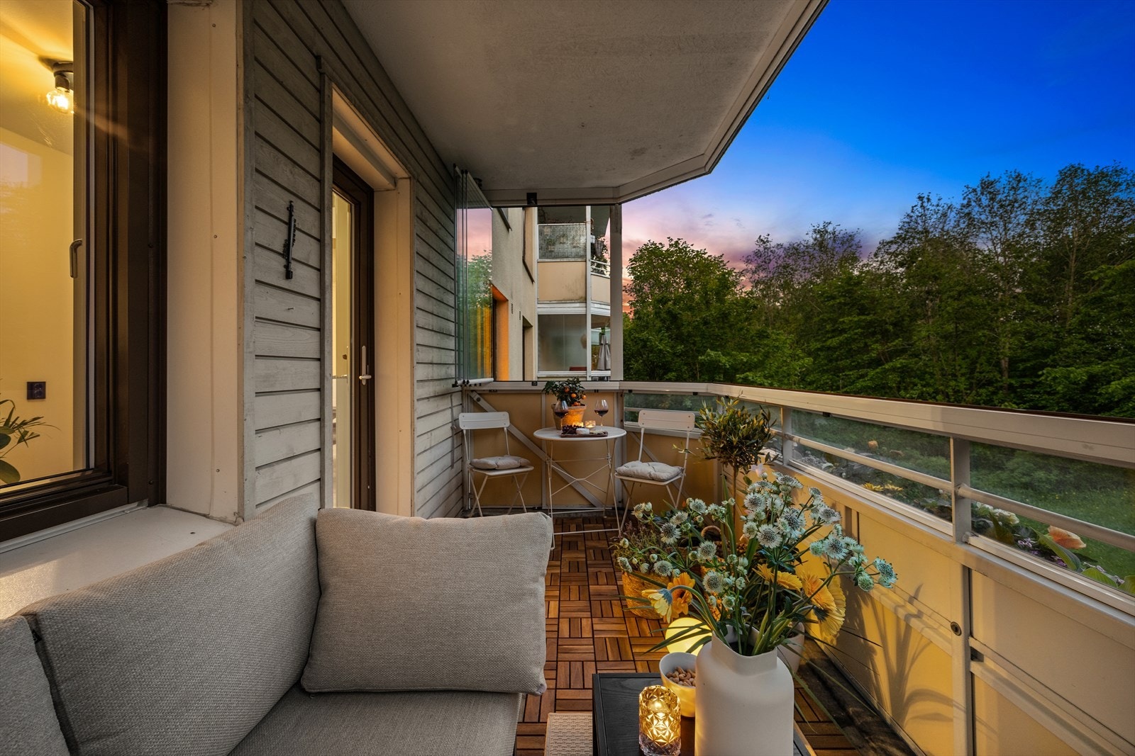 Denne balkongen gir deg den perfekte rammen for avslappende kvelder etter en lang dag. Galleribilde