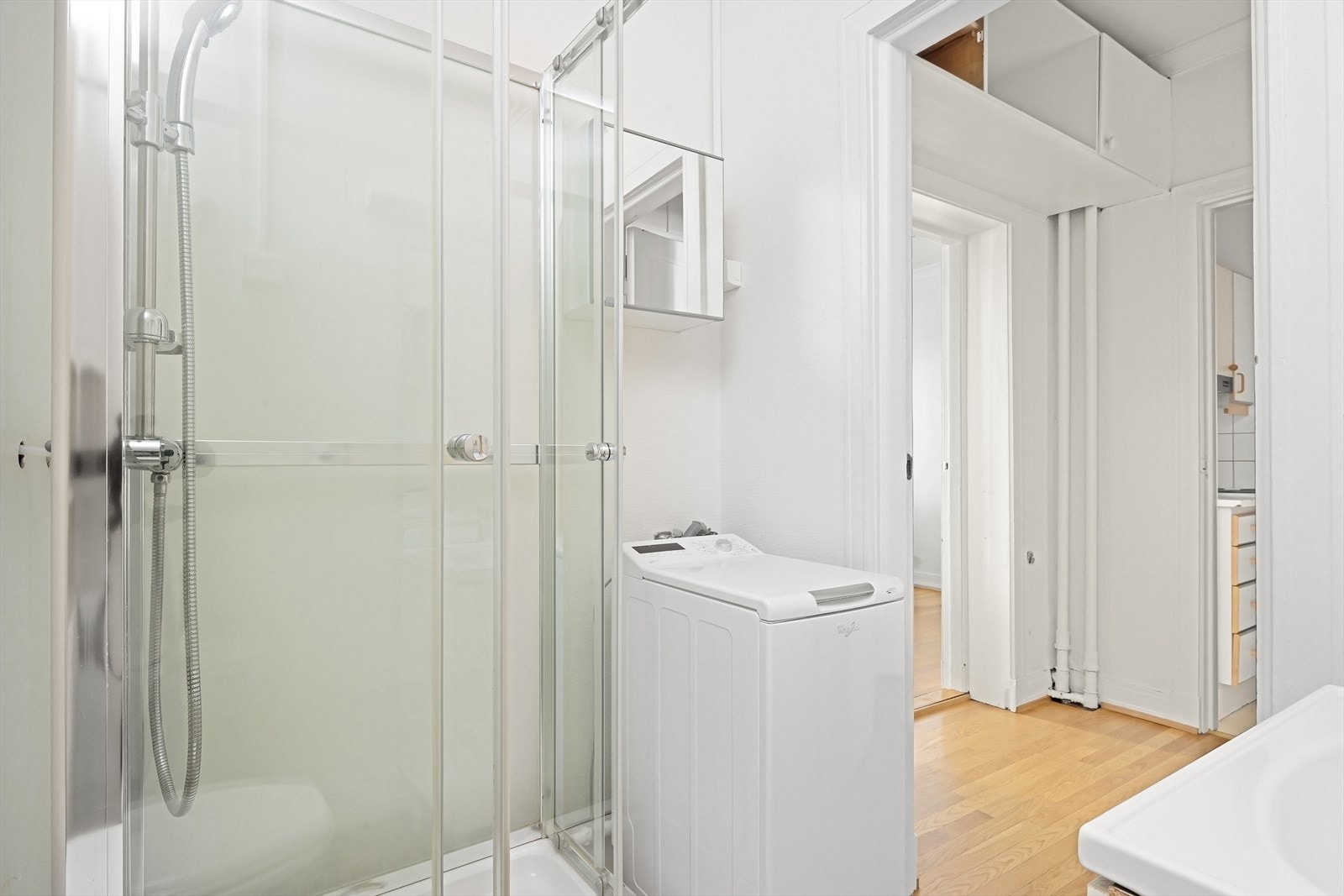 Baderom av eldre årstall med moderniseringsbehov. Galleribilde