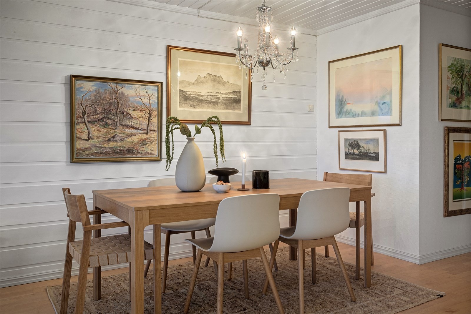 God plass til langbord. Galleribilde