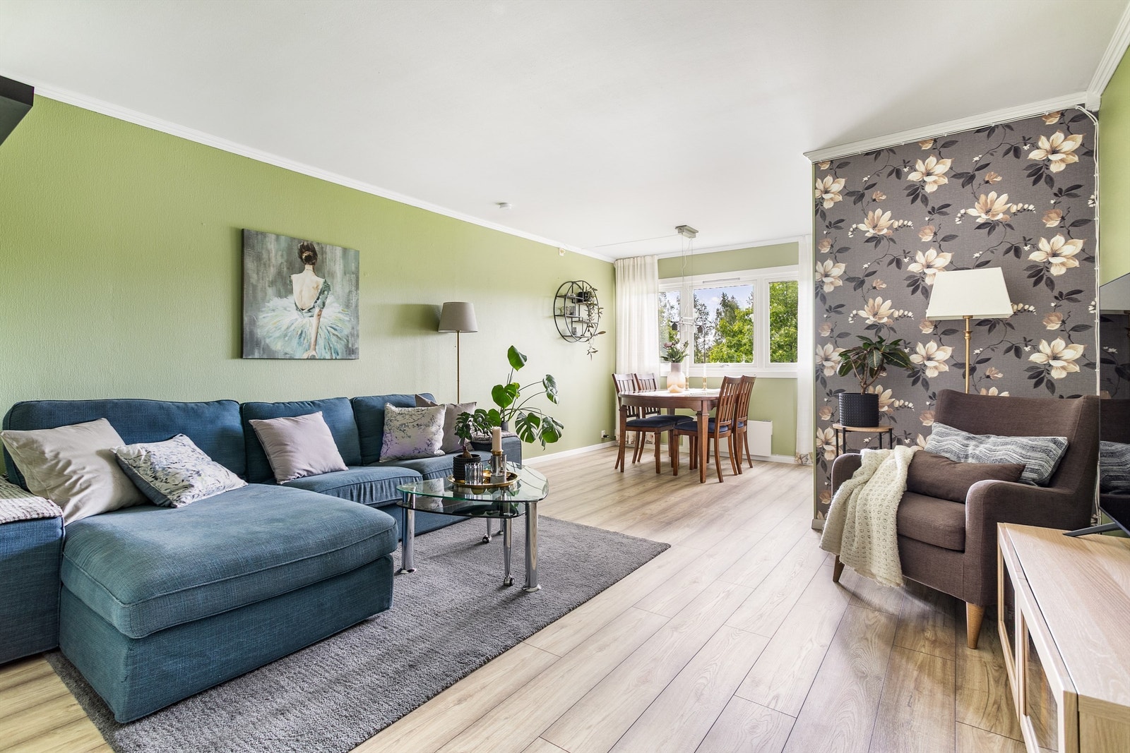 Rødstrupeveien 4 presenteres av Krogsveen. Galleribilde