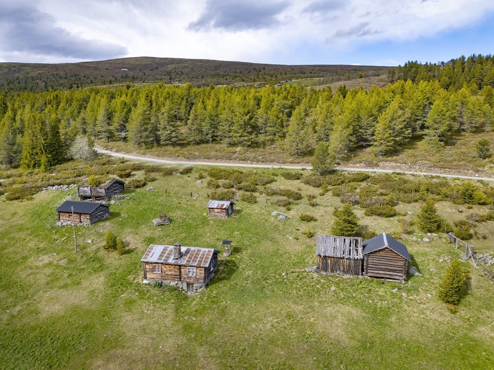 Fint setertun med flott utsikt. Galleribilde