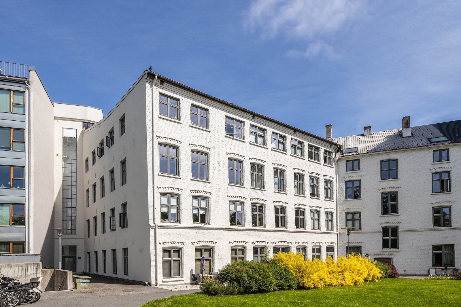 Fasade bakgård Galleribilde