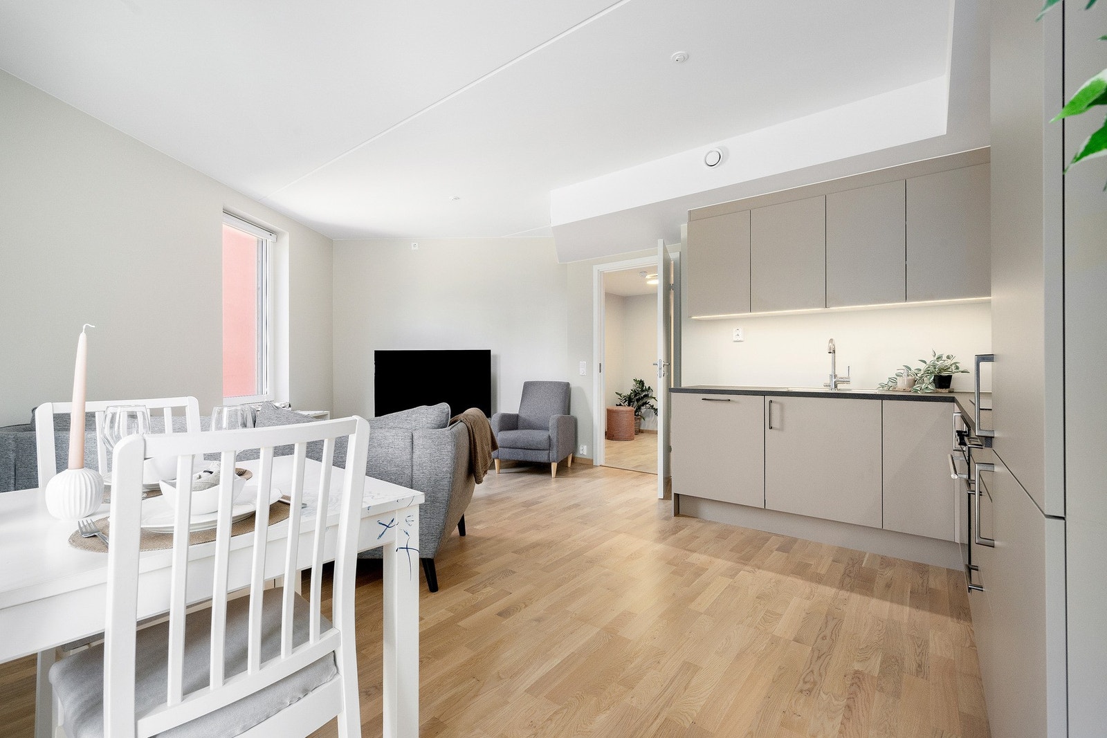 Åpen stue-/kjøkken løsning. Galleribilde