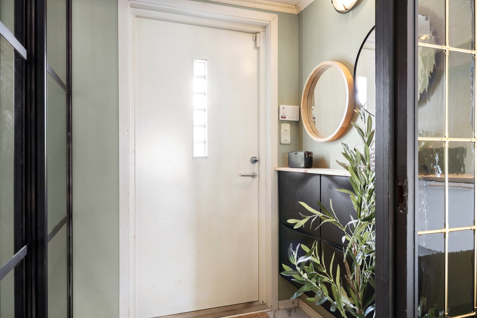 Gang med garderobeløsning. Galleribilde