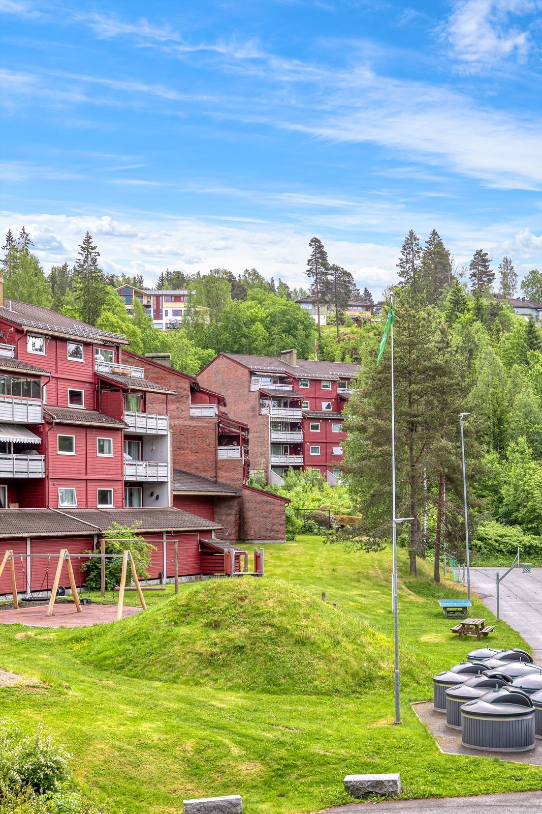 Blokken ligger lengst inn på bilde Galleribilde