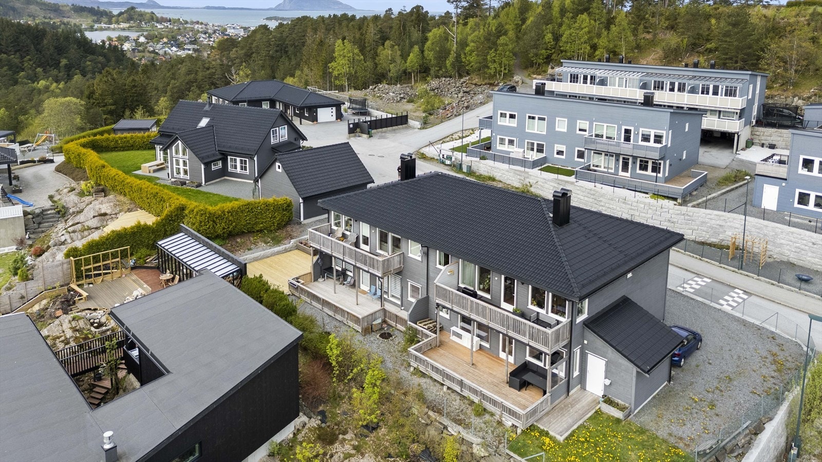 - Fagerlia ligger flott til med skole, barnehage, flere lekeplasser og turterreng i nabolaget - Galleribilde