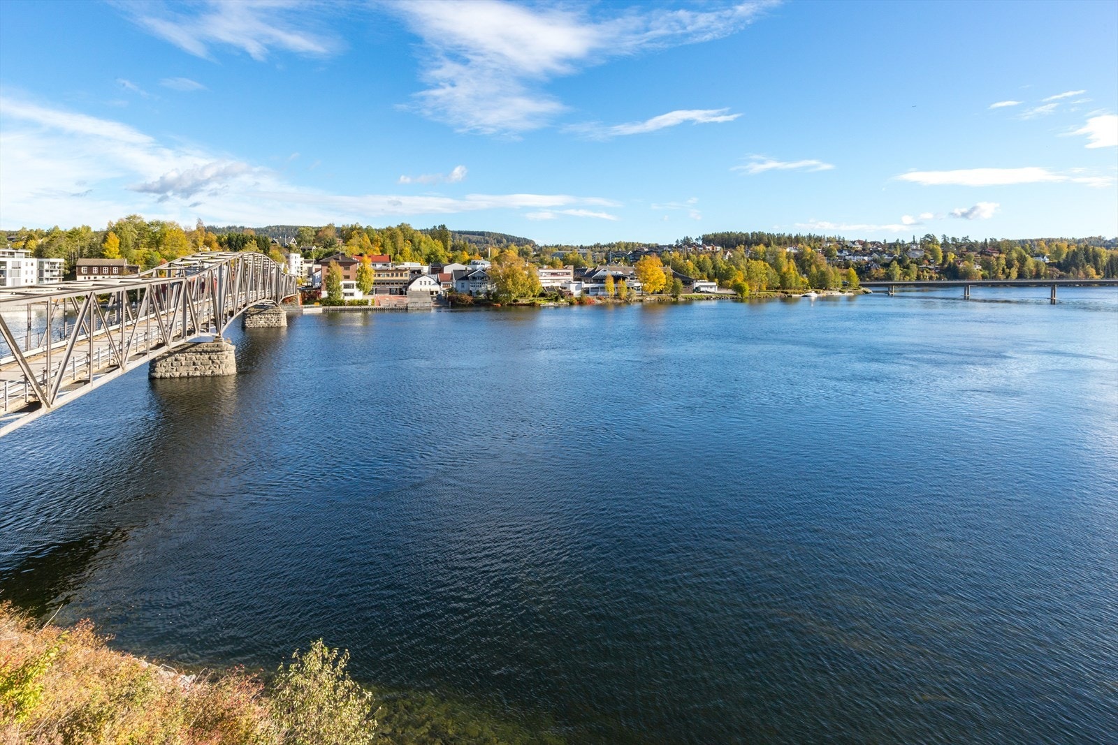 Sundet med flott beliggenhet ved Vorma Galleribilde