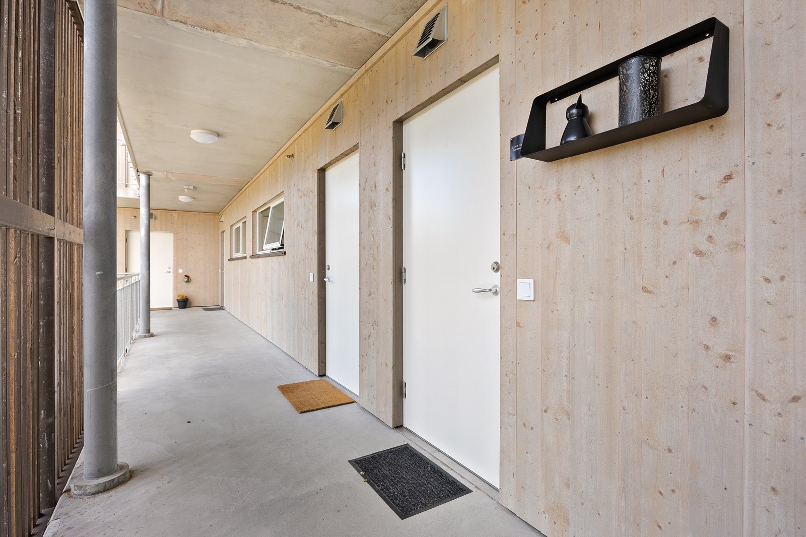 Overbygget inngangsparti. Galleribilde