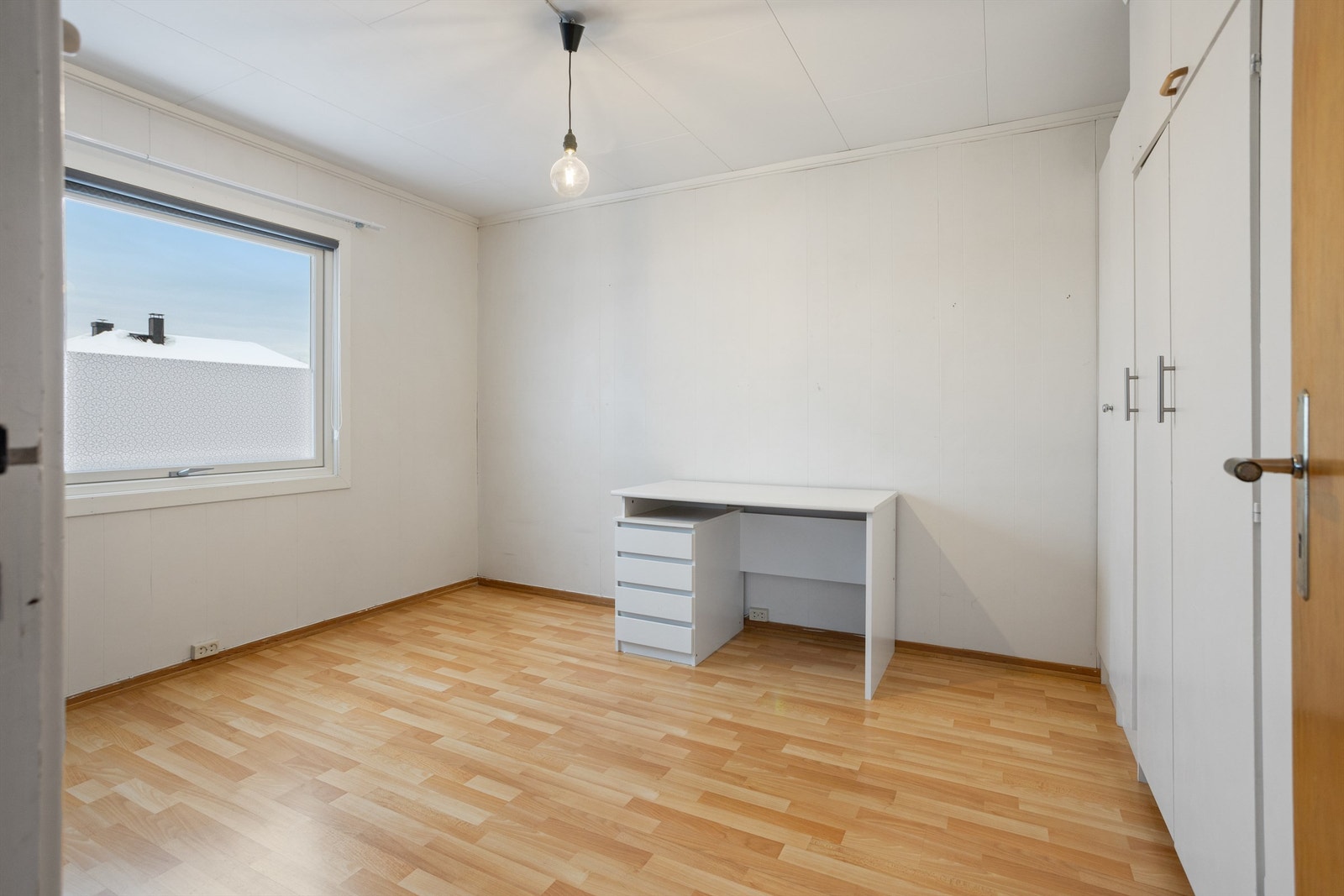 Hovedsoverom med romslig garderobe Galleribilde