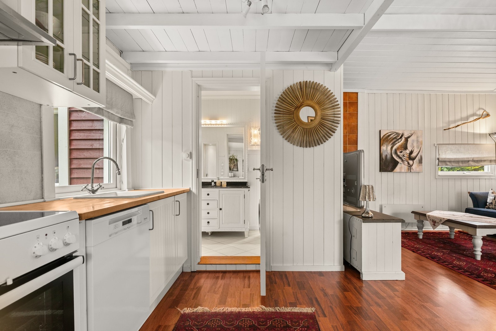 Delvi åpent mot stuen. Galleribilde