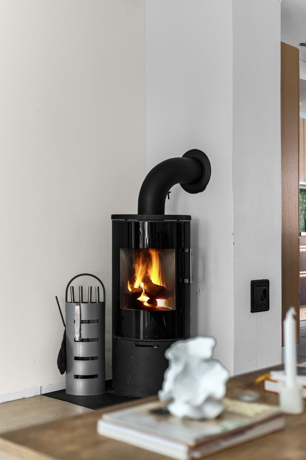 Stuen har peisovn. Galleribilde