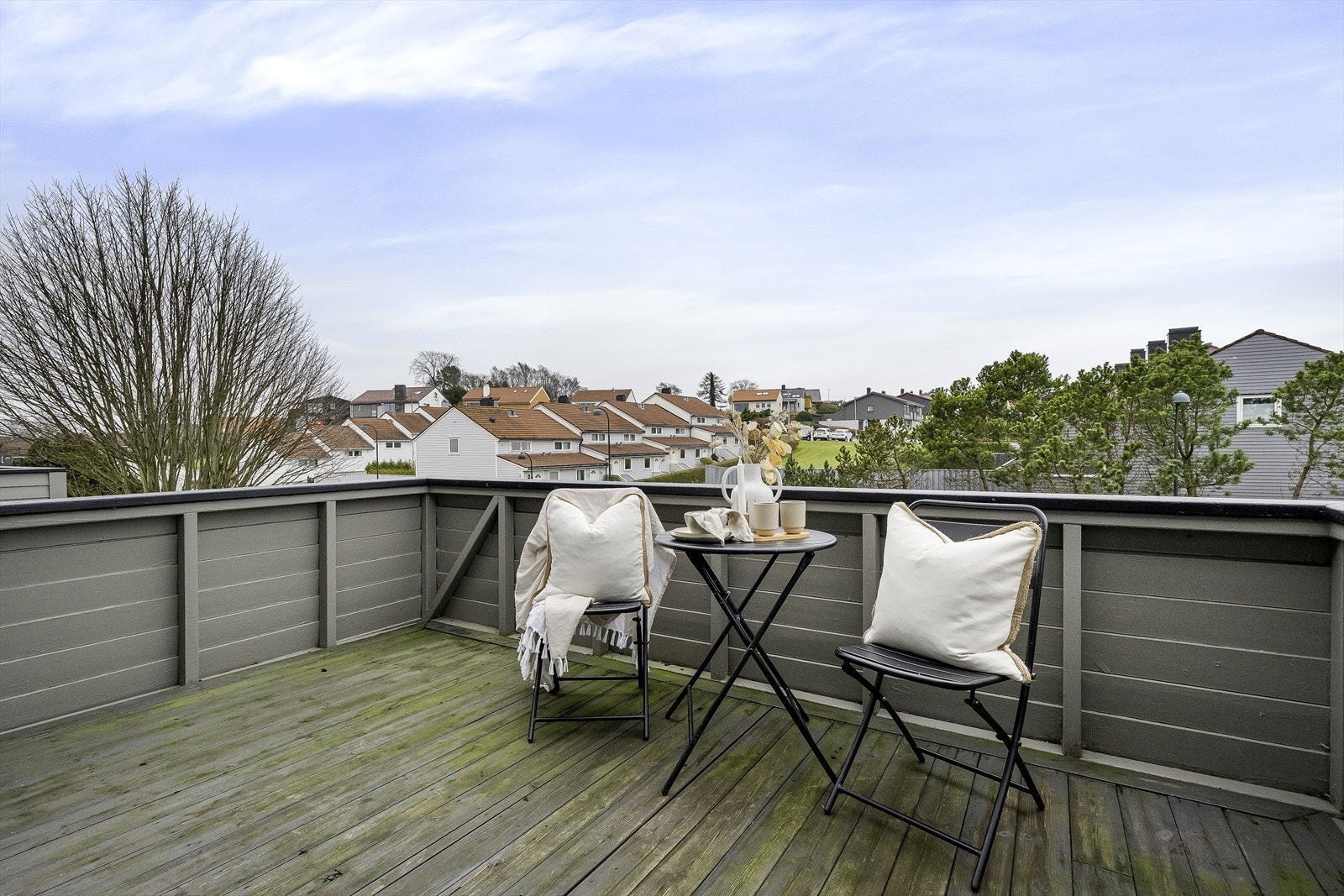 - God plass til møblement og grill - Galleribilde