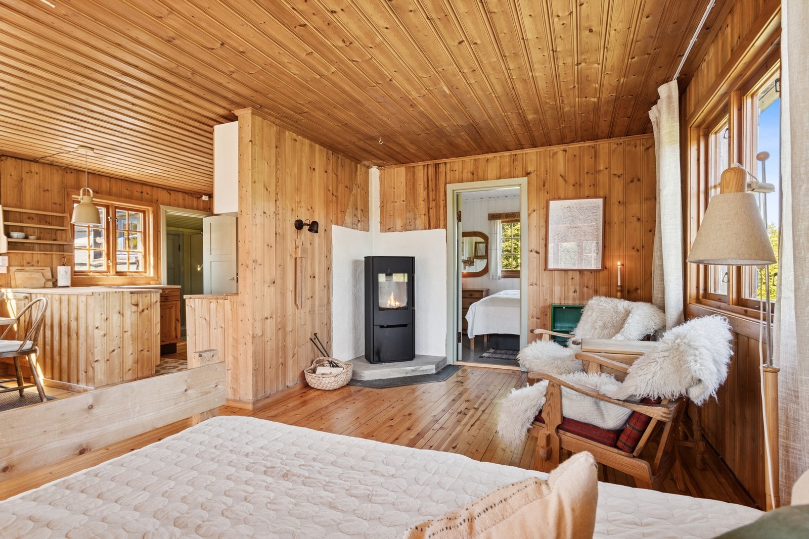 Peisen bidrar til ekstra varme og hygge på kalde dager. Galleribilde