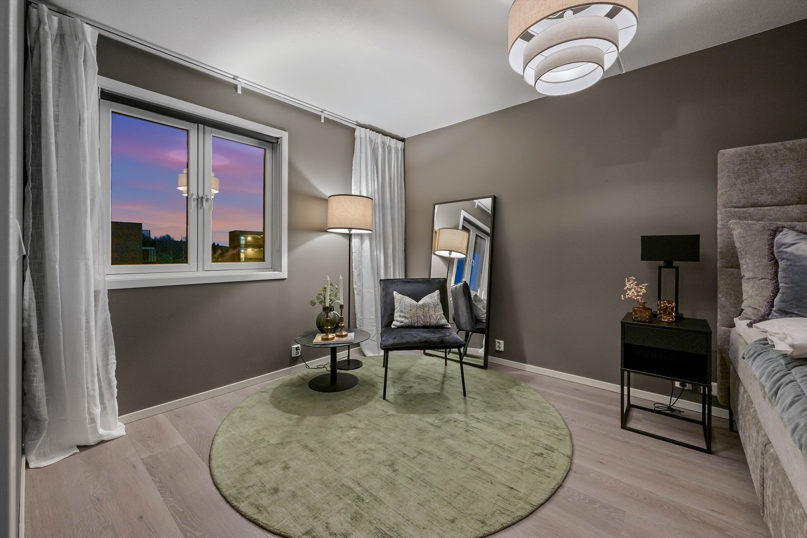 Hovedsoverommet fremstår som svært romslig. Galleribilde