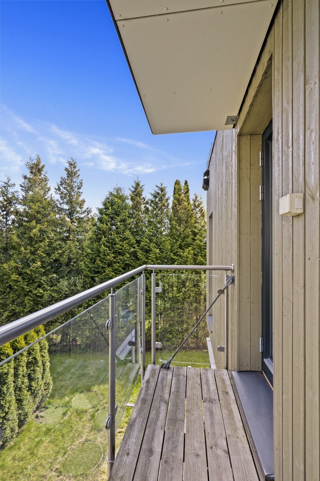 Via repos og ståltrapp er det adkomst til boligens fantastiske takterrasse Galleribilde