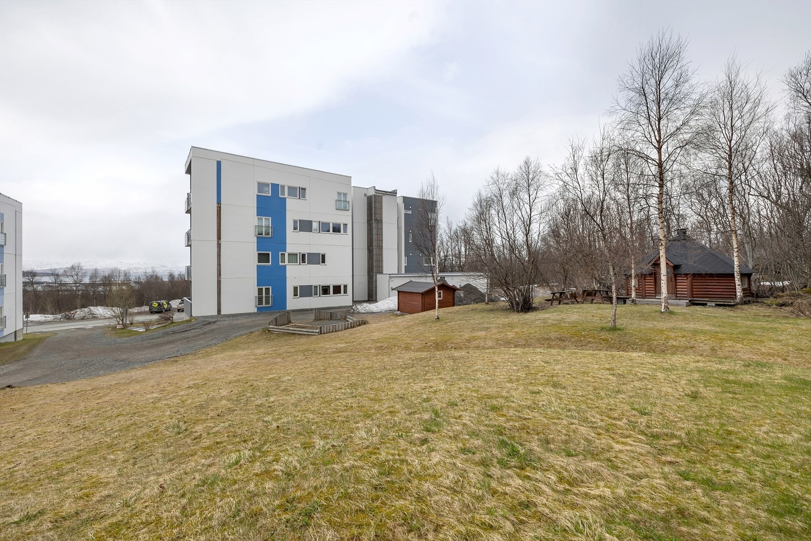 Flott uteområde rundt blokka Galleribilde