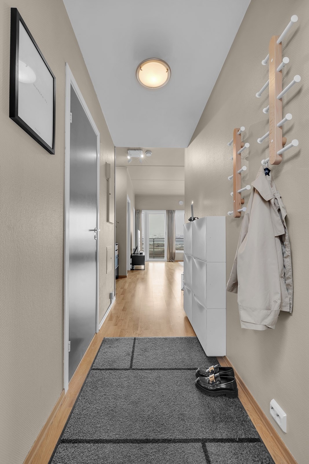 Lys entrè ønsker deg velkommen inn! Galleribilde