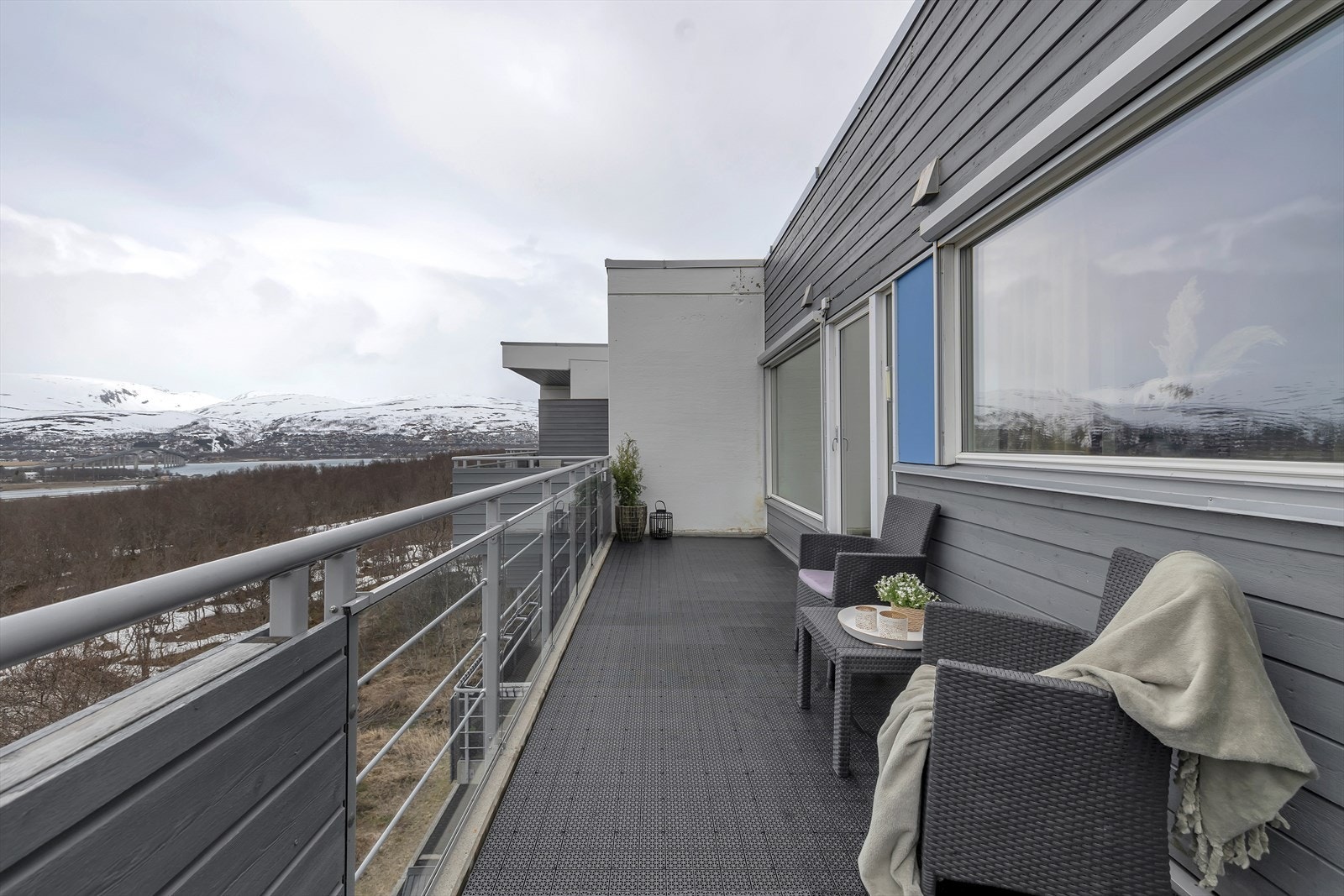 Utsikt fra balkongen Galleribilde