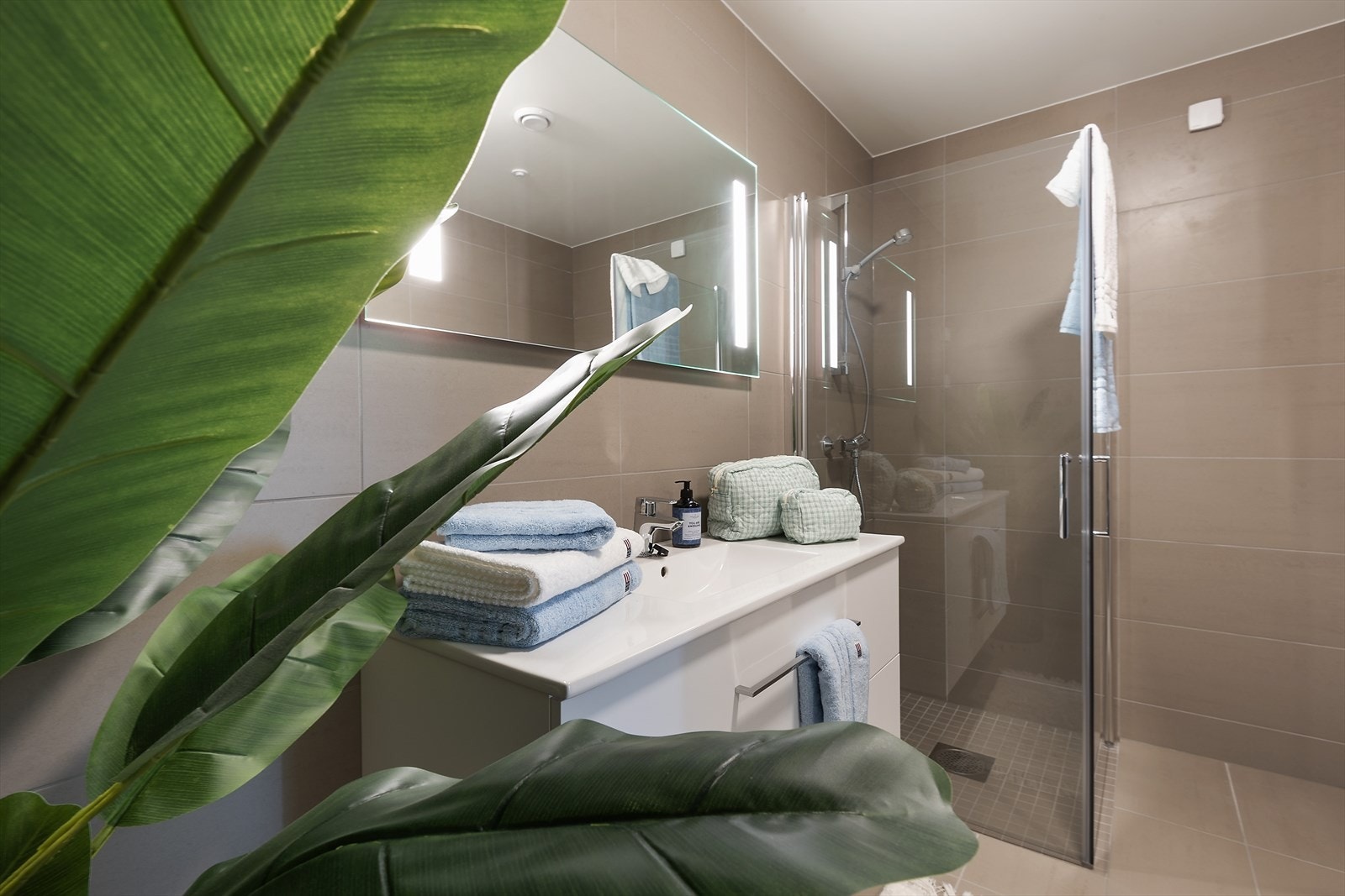 God plass på badet. Galleribilde