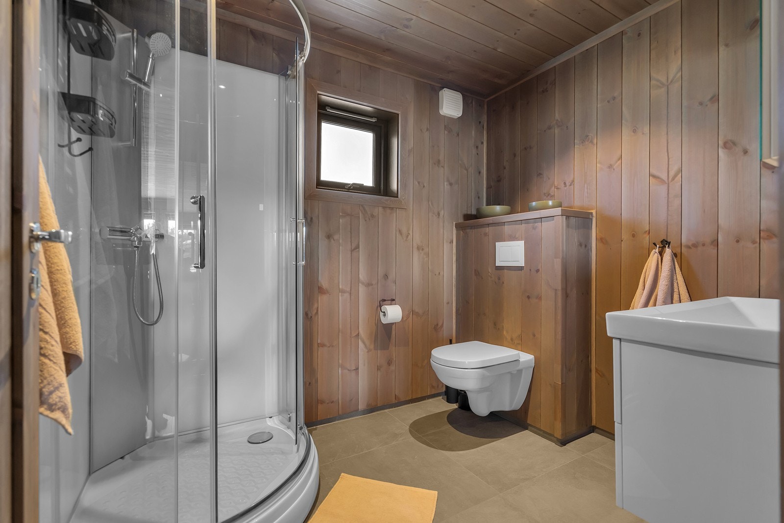 Hovedbad i 1. etasje Galleribilde