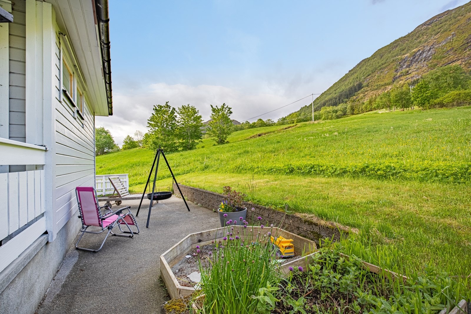 Lun og skjermet solplass Galleribilde